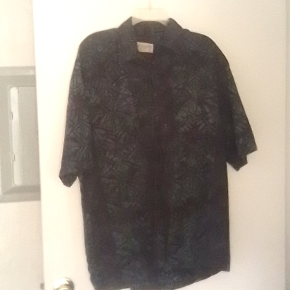 Green button up whirt